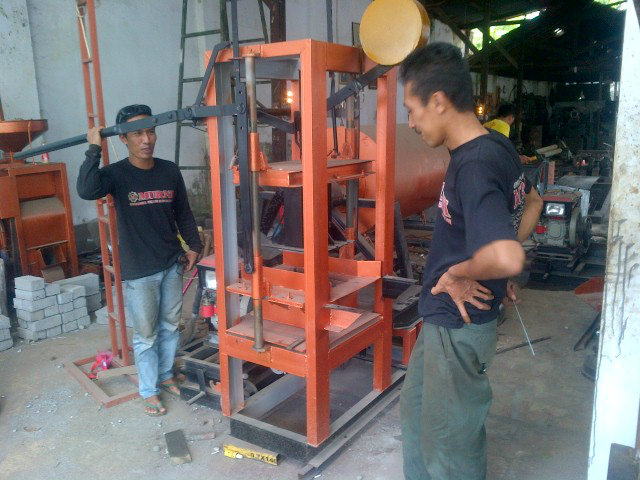 Perakitan Mesin Stone crusher