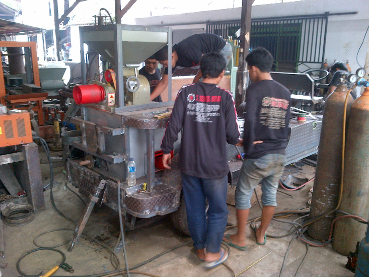 Perakitan Mesin Stone crusher